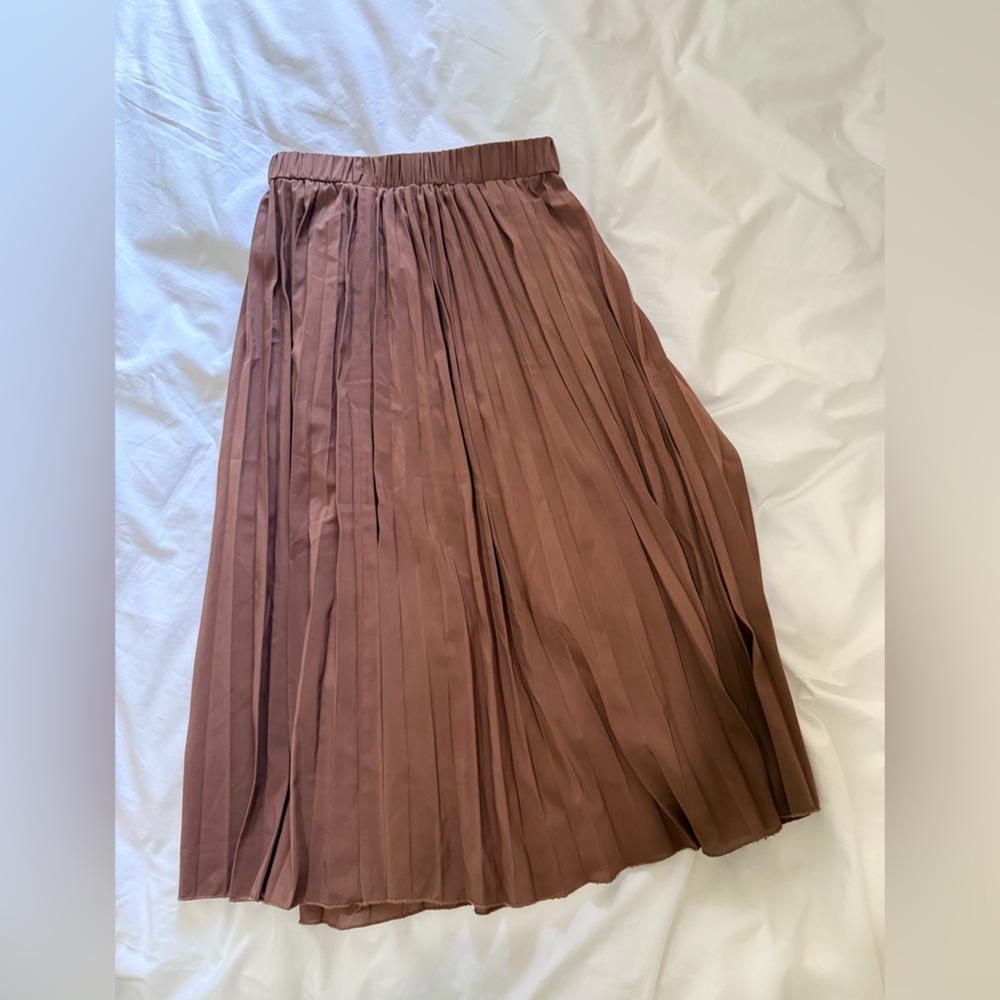 Brown pleated midi skirt